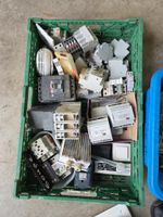 Petit lot de fournitures pour l'électricité comprenant disjo… (photo 2)