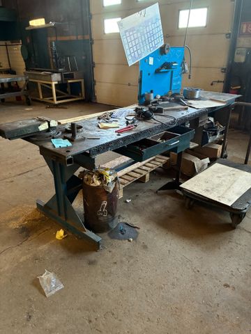 6 tables de travail métal de fabrication artisanale, tréteaux mét...
