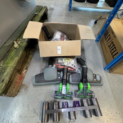 Accessoires pour aspirateur (en l'état, sans garantie de fon…