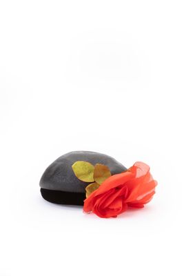 Ethol Hotelling SCHIAPARELLI circa 1960 - Bibi en crin noir …