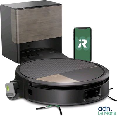 une photo d'un « roombake » auquel est connecté un téléphone