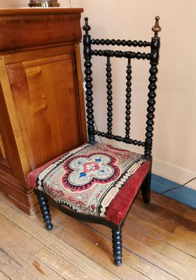 Deux CHAISES chauffeuses en bois tourné, garnies de tapisser… - Photo 1