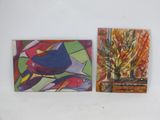 deux tableaux accrochés au mur à côté d'un vase de fleurs