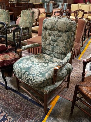 le nombre de chaises qui sont assises ensemble dans une pièce