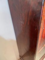 SECRETAIRE en placage acajou et marbre blanc. (photo 2)