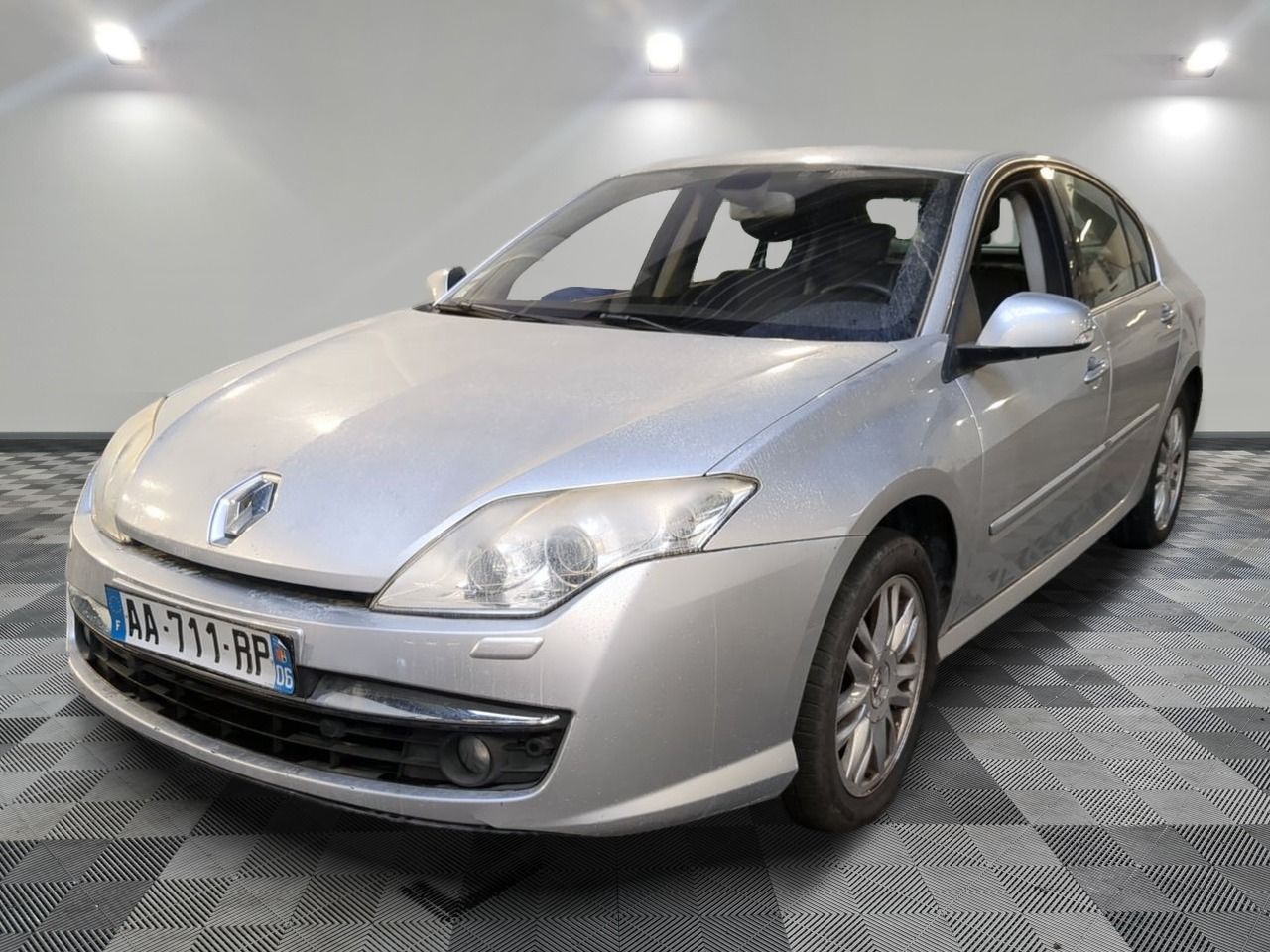 Renault Laguna III 2.0 16V 140 Initiale - Berline élégante de 2009
