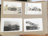 quatre photos d'un vieil avion conservées dans un livre