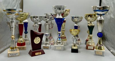 32 / CHA4 / Lot de coupes.