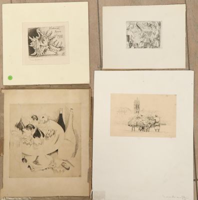 Plusieurs dessins représentant des personnes et des animaux sont exposés sur une table