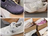 plusieurs photos de différentes paires de chaussures dans une boîte posée sur une table