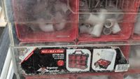 Petit Stock de matériel électrique ( interrupteur, boîtes, d… (photo 3)