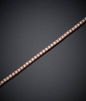 un bracelet en diamants, signé Van Cleef
