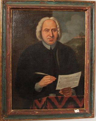 portrait d'un homme tenant une feuille de papier dans la main droite