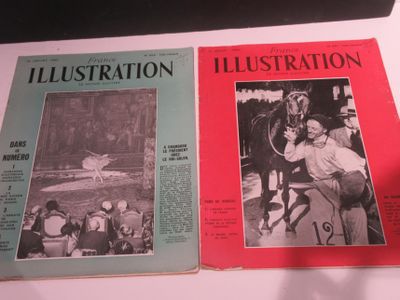 deux livres posés sur la table, avec des photos de personnes dessus