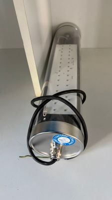 une image représentant une lampe fixée au mur