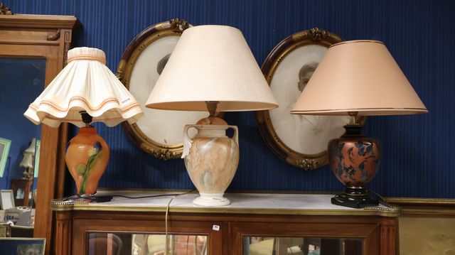 Trois lampes de table modernes 
