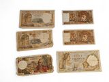 six billets de banque différents sur lesquels figurent les portraits d'un homme et d'une femme