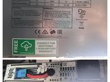 deux photos d'un boîtier métallique sur lequel sont posés des équipements électriques