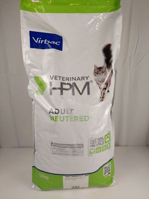 un sac de nourriture pour chat posé sur une table