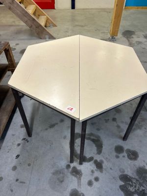 2 bouts de tables de réunion plateau laqués crème, piétement…