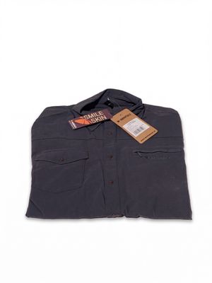 the shirt has a tag on it and a tag is attached to it