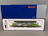 Coffret de train Rocc contenant un train sur les rails