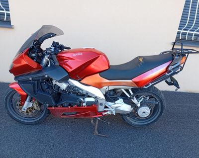 APRILIA futura 1000. année 2000/2002.