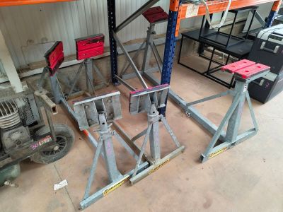 many different types of machines in this warehouse