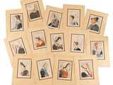 une série de vieilles photos de femmes portant des chapeaux et des manteaux