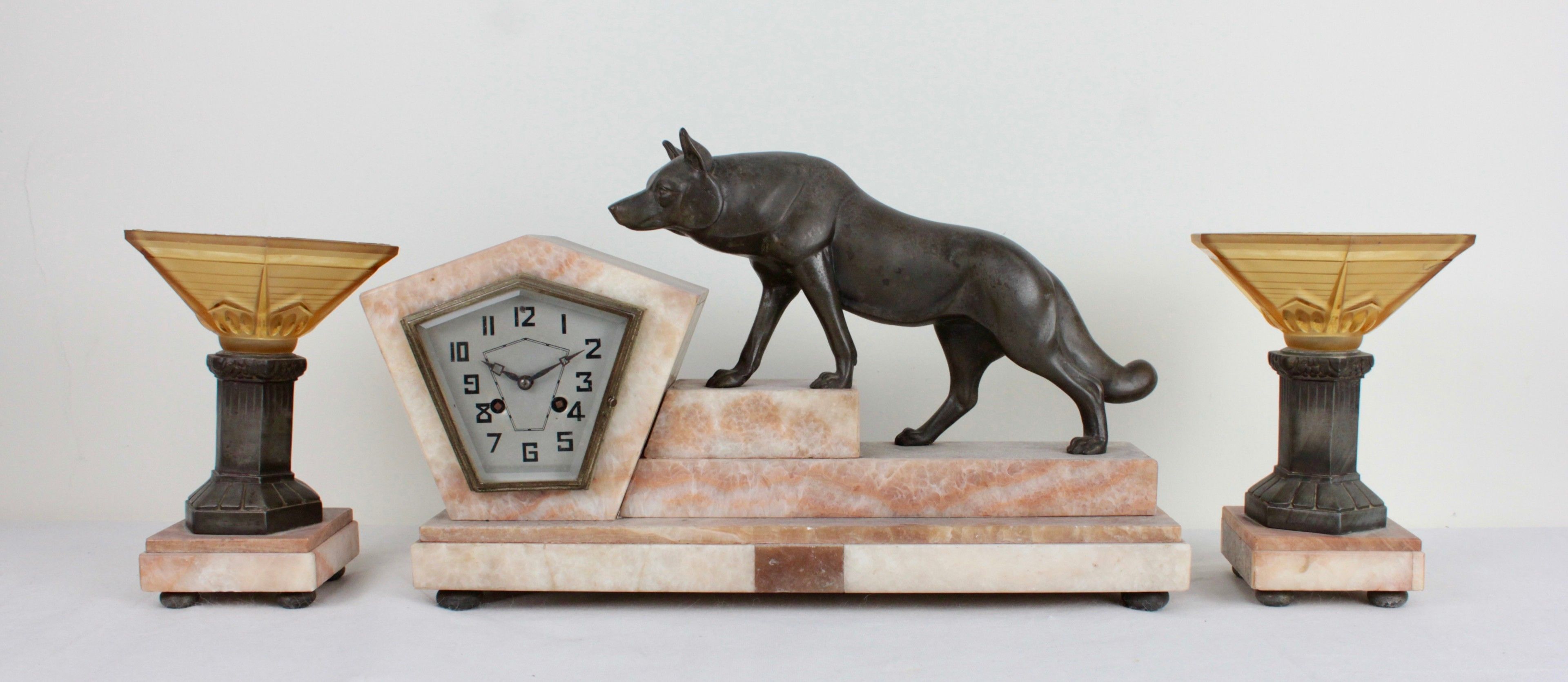 Objets d'art & Curiosités