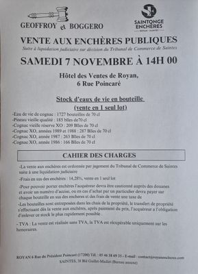 un document avec la photo d'un homme en costume-cravate