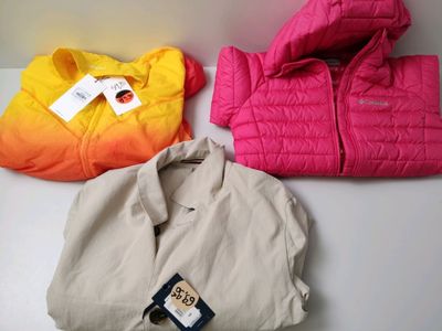 Lot composé d'un trench TOMMY HILFIGER, T. - Photo 1