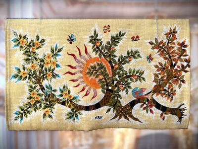 a picture of a table runner with birds and flowers on it