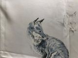 un dessin représentant un renard et un chat sur une serviette
