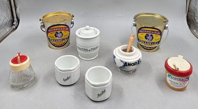 36 / E5 / Lot comprenant deux seaux en métal "Moutarde…