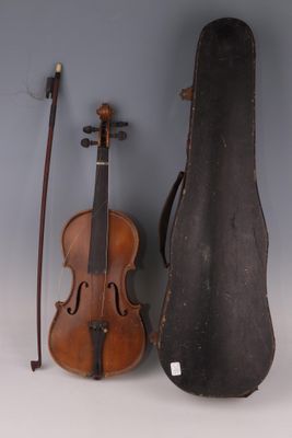 Un violon d'étude et son archet.
