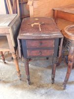 LOT DE PETITS MEUBLES comprenant table à écrire, sellette, t… (photo 5)