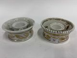 paire de cendriers en porcelaine à motifs dorés et blancs