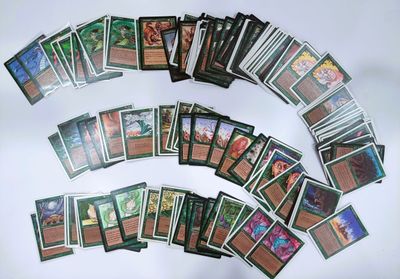beaucoup de cartes sur la table