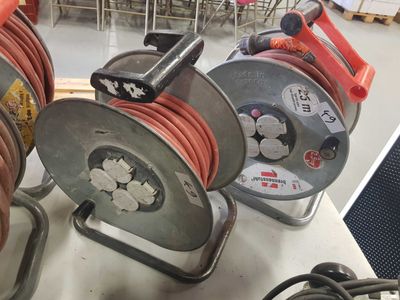 many different types of hoses on display in a store