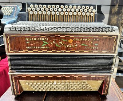 Accordéon ORLANDO GAGLIARDI & fils : 3 rangs, 80 basses. Ann…