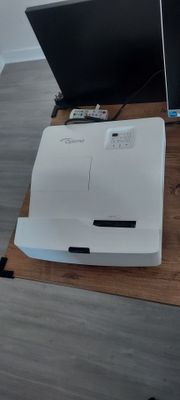 Projecteur OPTOMA VENTE EN LIVE, sur désignation depuis l'HÔ…