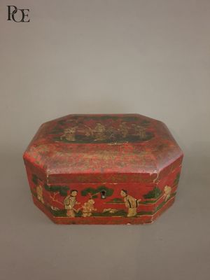 Boîte à thé octogonale en bois laqué rouge à décor de person… - Photo 1