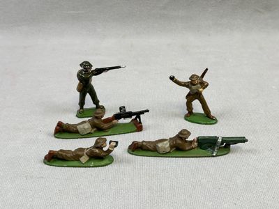 Lot de soldats en plomb peint comprenant cinq soldats britan…