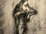 dessin représentant une femme en robe longue, les mains sur la tête