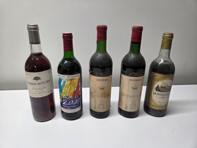 5 bouteilles, dont 2 MOUTON-CADET 1961 et une MONBAZILLAC ( …