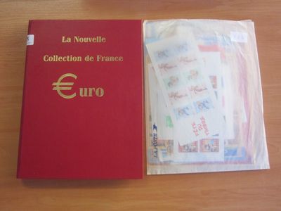 Un classeur avec une pochette incluse (avec des blocs) de TP… - Photo 1