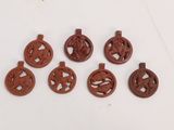 six petits objets décoratifs en argile rouge représentant un cheval et un chien