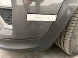 a sticker that says vauto on the front of a car