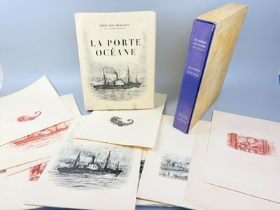 de nombreux livres posés sur la table, illustrés de images de bateaux